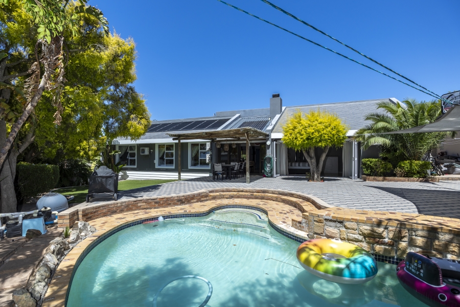 4 Bedroom Property for Sale in Welgemoed Western Cape